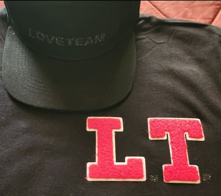 Love Team T-Shirt an Love Team Hat Set